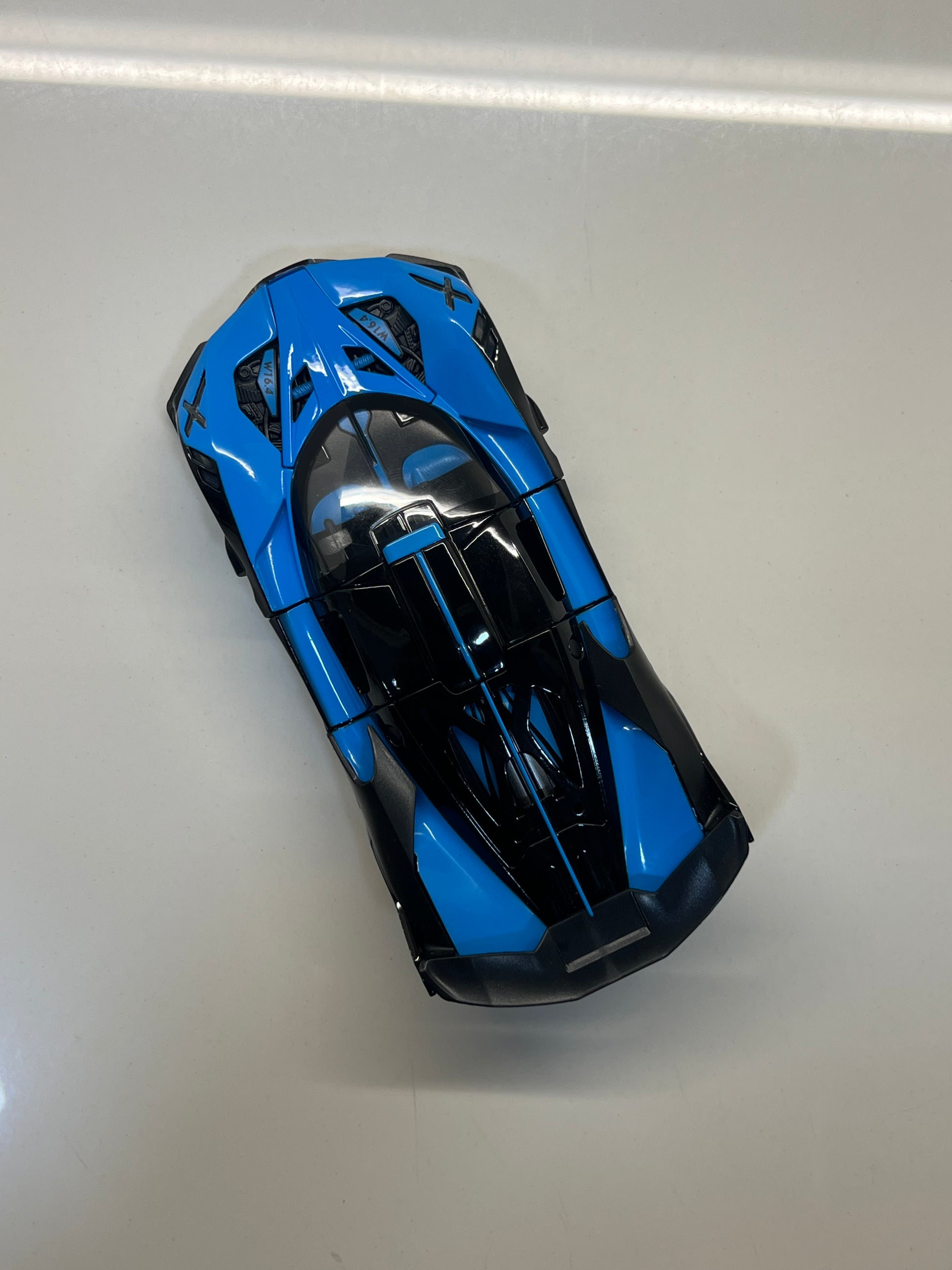 Detalles del cuadro decorativo y maqueta die-cast Bugatti Bolide