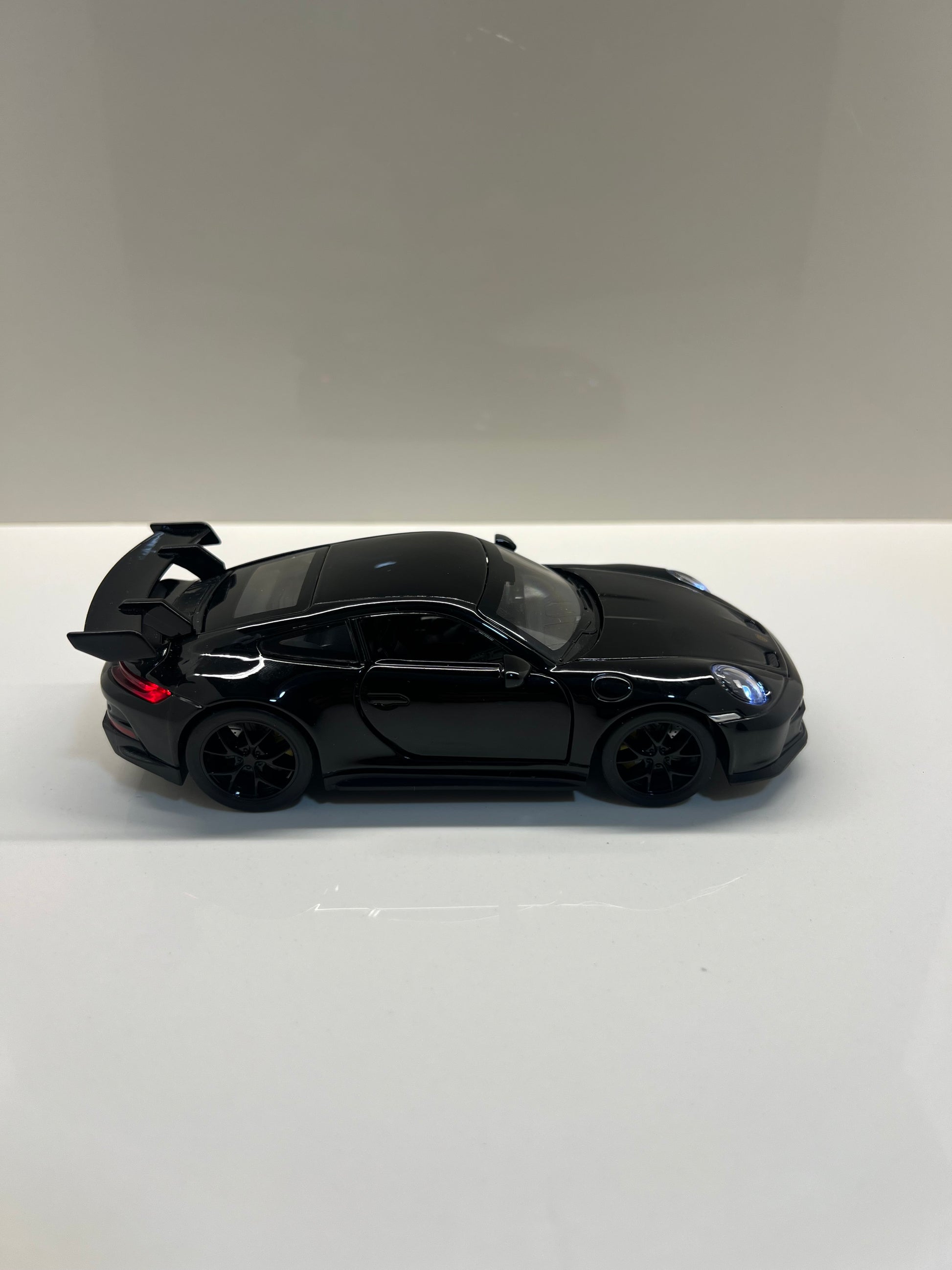 Detalles del cuadro decorativo y maqueta die-cast Porsche 911