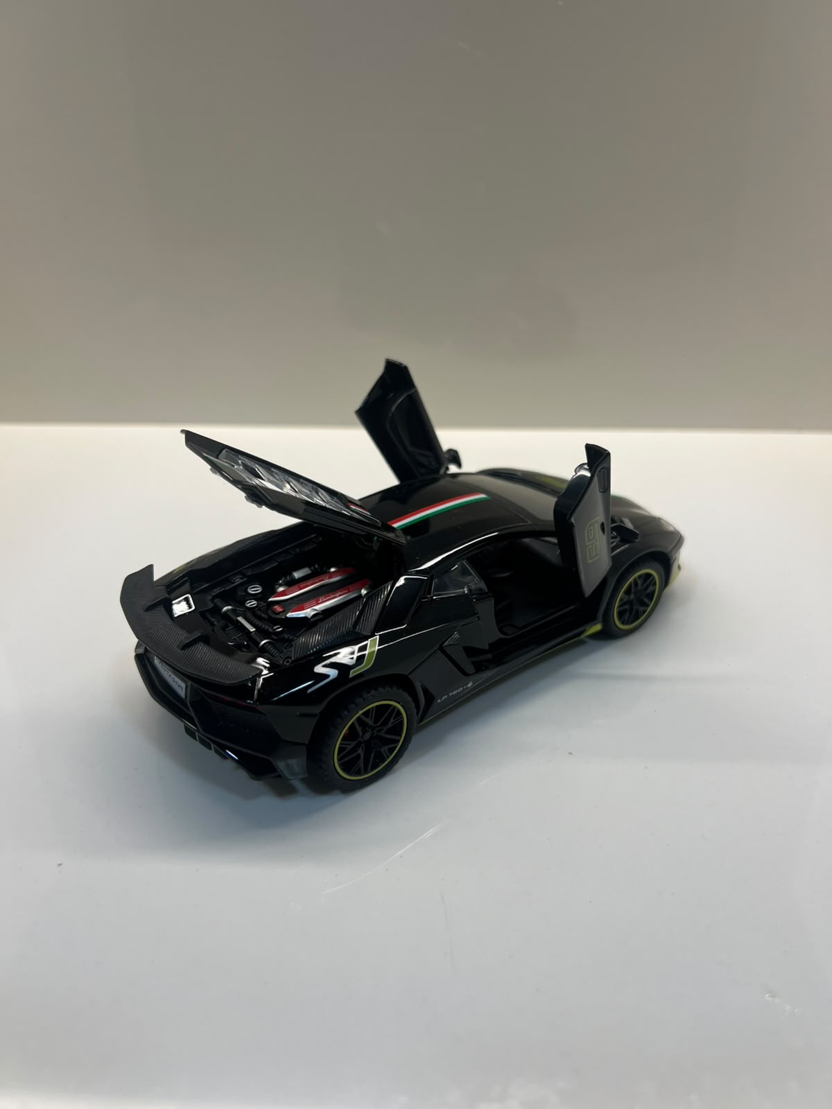Cuadro 3D Lamborghini Aventador LP 780-4 Ultimae – Edición Coleccionista (Negro)